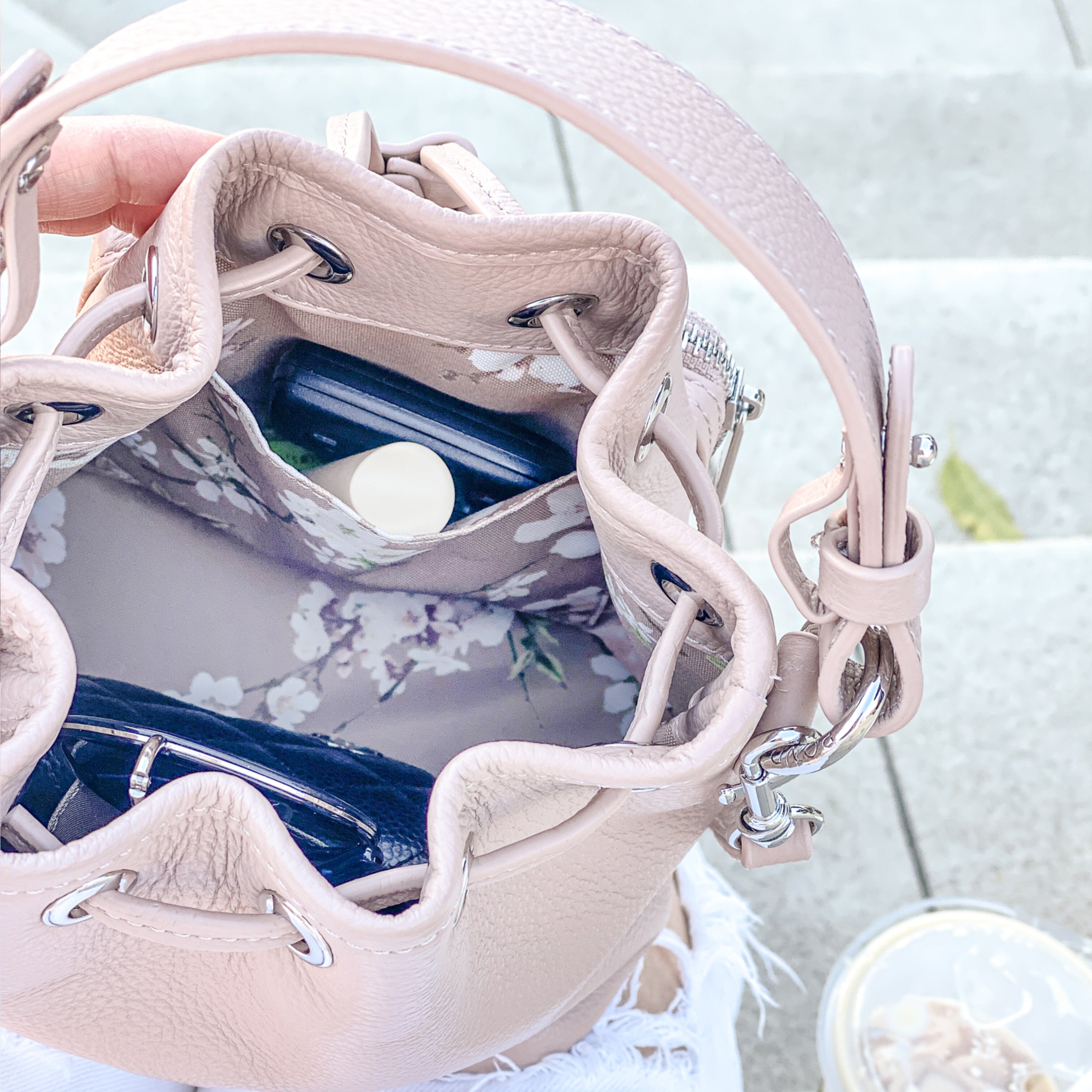 Pink bucket bag shops